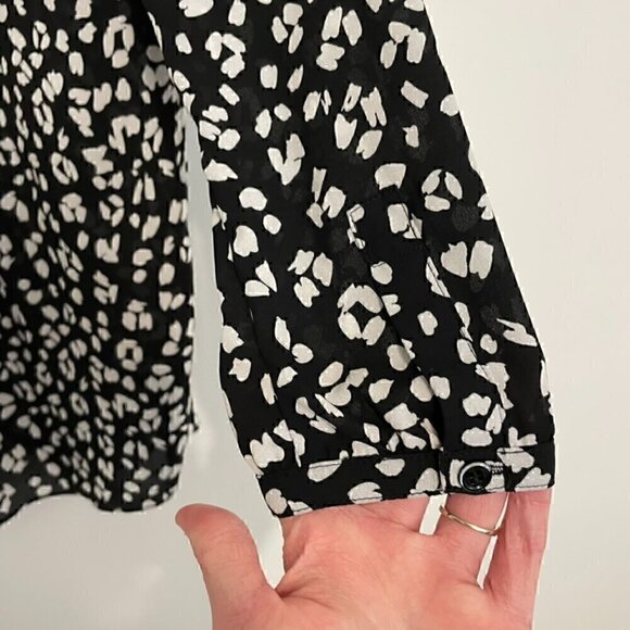 NYDJ NOT YOUR DAUGHTERS JEANS Pintuck Blouse 3/4 Sleeve Pleatback Black White - Picture 15 of 16